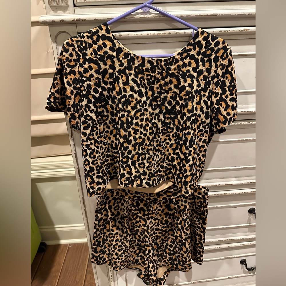 Two piece short set